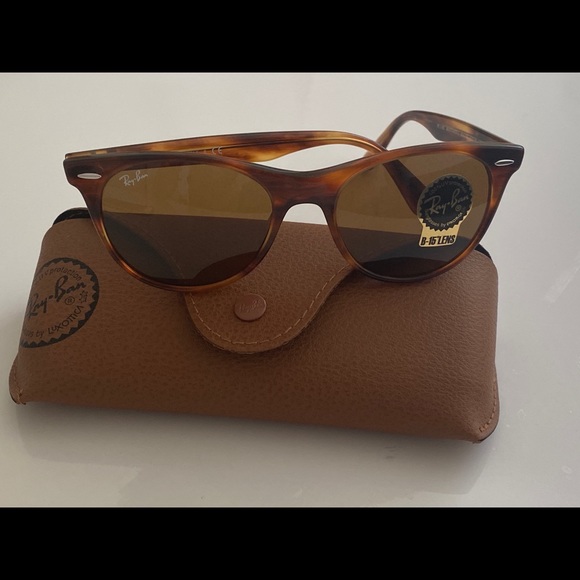 SOLD Ray-Ban Sunglasses Tortoise - Picture 4 of 8